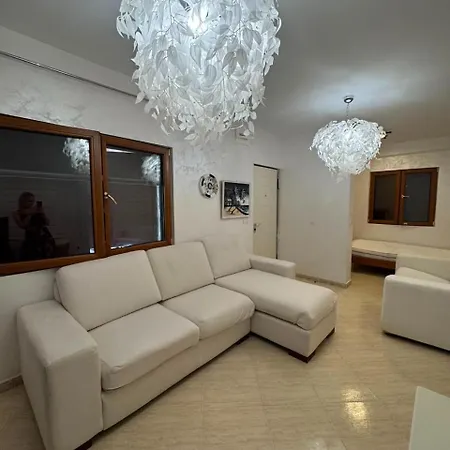 Villa Dream Golem (Tirana)